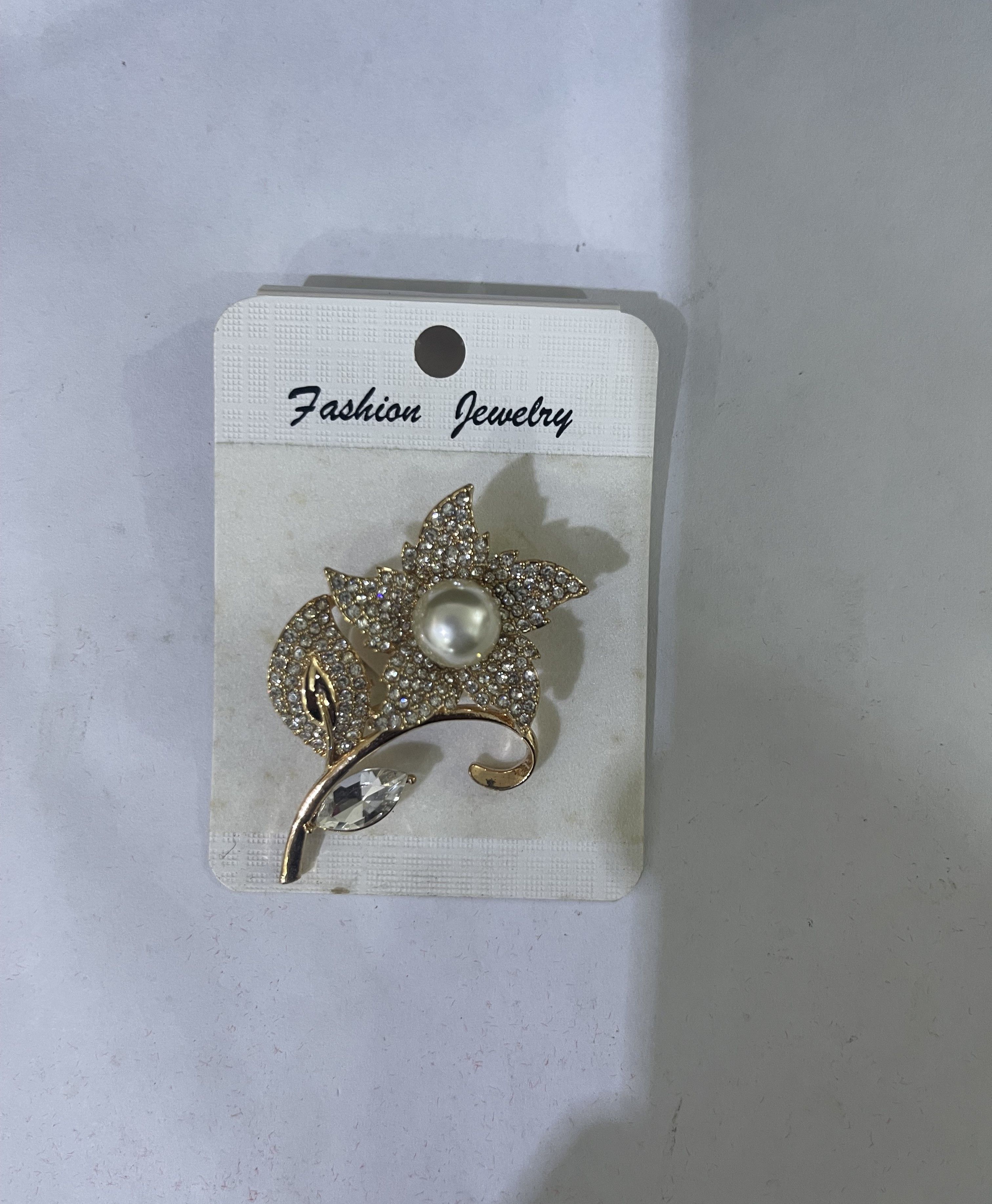 Brooch Style
